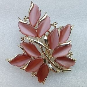 Coro Vintage Leaf Brooch Gold-Toned Metal & Pink Lucite Caboshon
